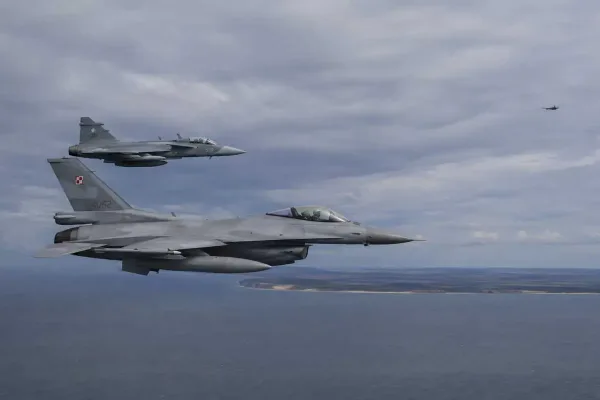 NATO: la missione nei Baltici passa dalla sorveglianza alla difesa aerea reale