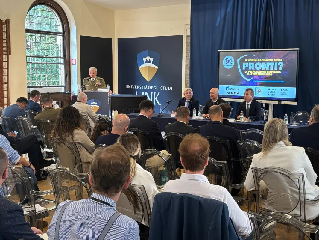 The Future of Defense: Strategies and Technologies for the Army of 2025 - brigatafolgore.net