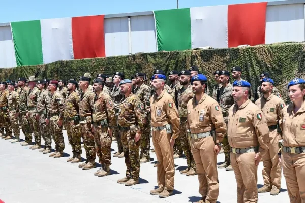 Medio Oriente, l’Italia ridispone le truppe: ritiro da Erbil e nuovo dispositivo militare più a ovest