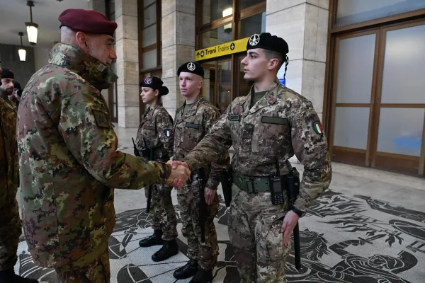 Among His Soldiers, Not Above Them: Chief of Staff Gen. Masiello Visits Strade Sicure Troops on Christmas Eve