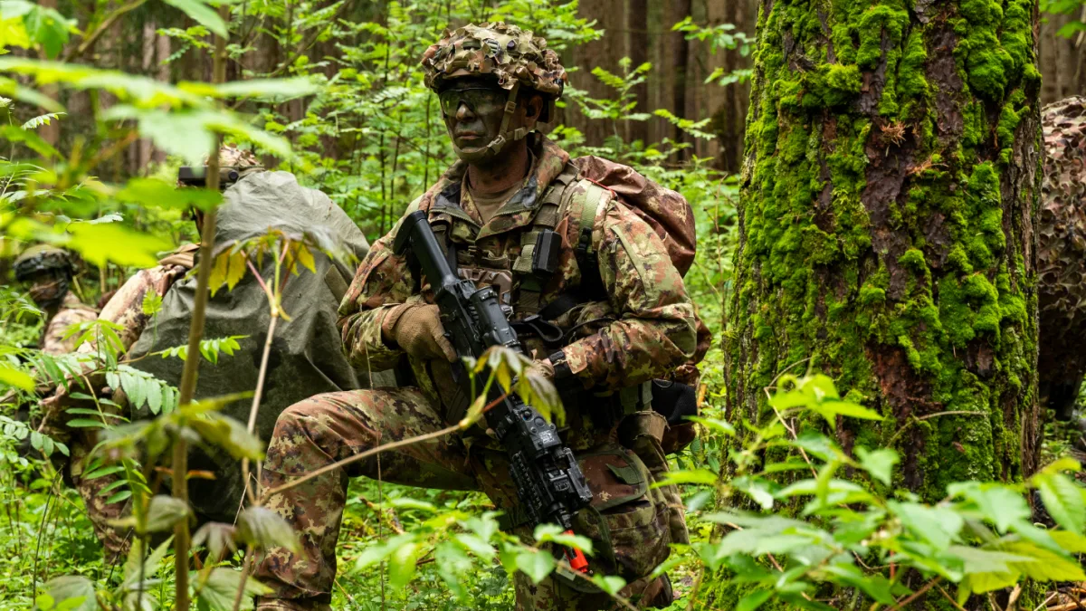 First the lives of soldiers: enough industrial subordination - brigatafolgore.net
