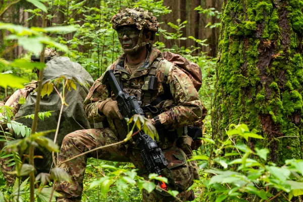 First the lives of soldiers: enough industrial subordination