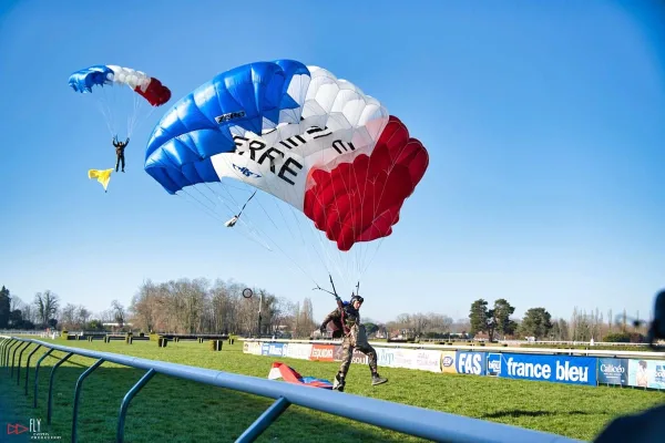 Armée de Terre Rents Civil Aircraft for Paratrooper Training