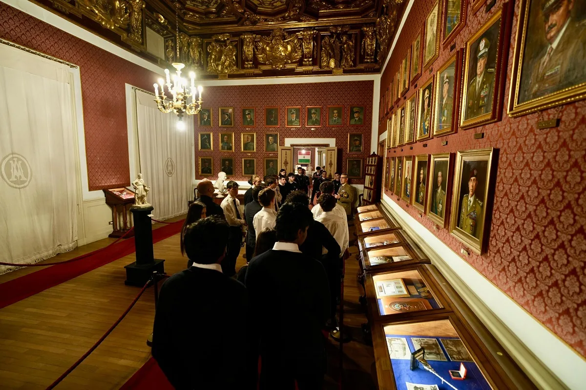 Discover, Choose, Serve: The Journey of Young People in the Italian Army - brigatafolgore.net