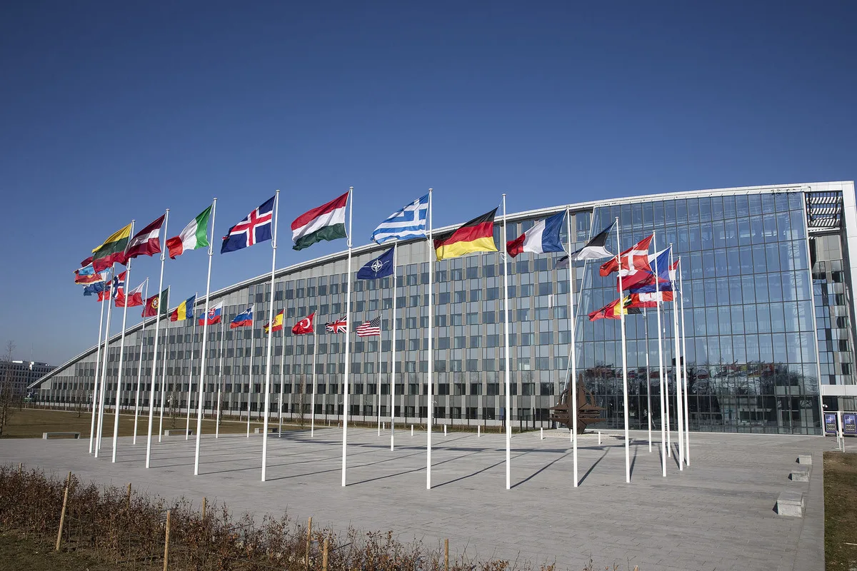 Cavo Dragone at the NATO Military Committee: Unity and Cohesion at the Heart of Collective Defense - brigatafolgore.net