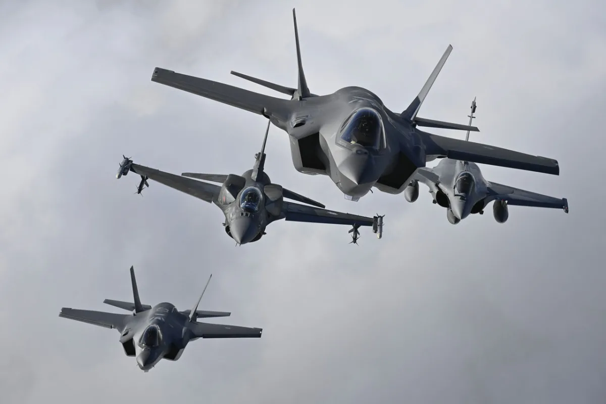 Falcon Strike 2025: L'Italia Al Centro della Difesa Aerea NATO con l'Integrazione 4ª e 5ª Generazione - brigatafolgore.net