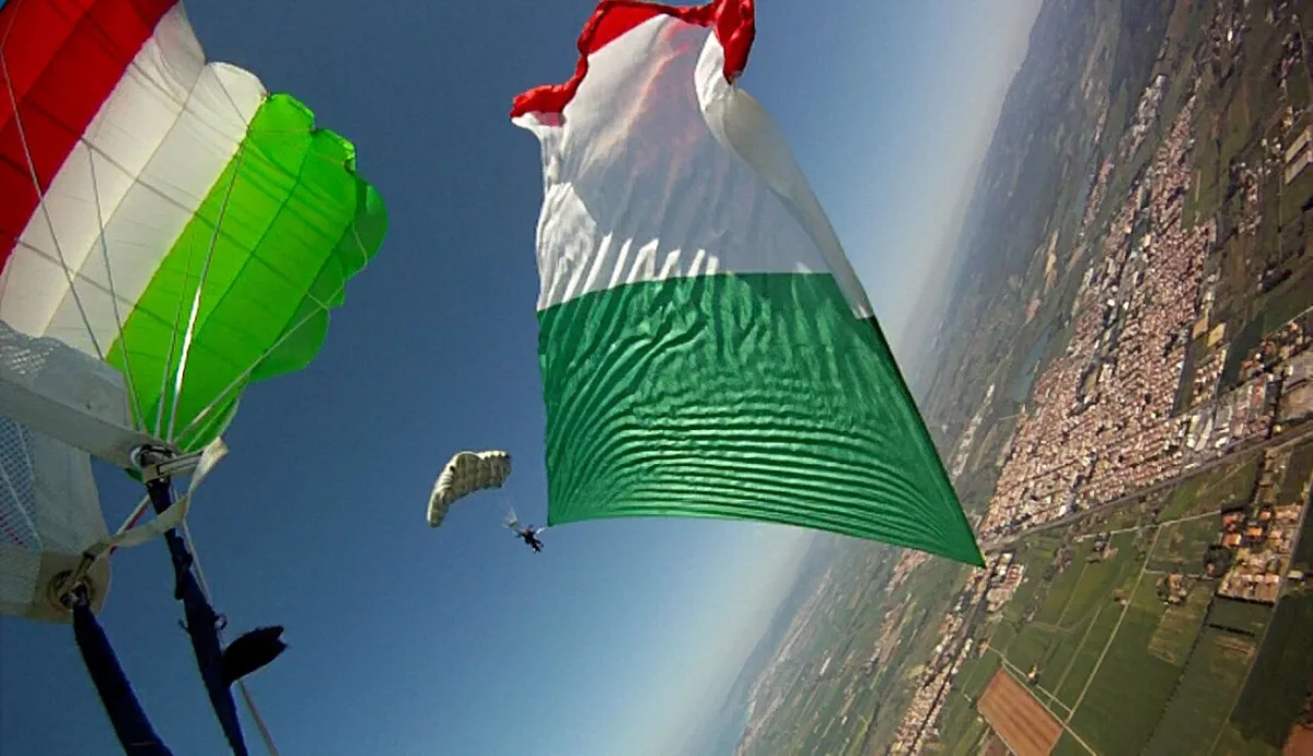 June 2nd – La Folgore Launches the Flag over Rome