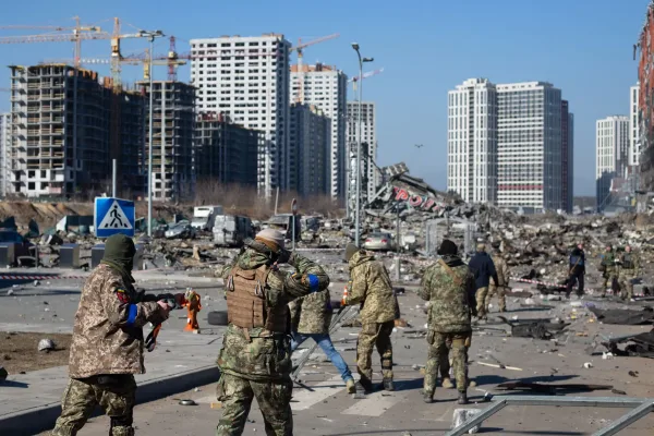 Kiev ready for compromise: EU and US soldiers as a shield. And Macron reopens to Putin