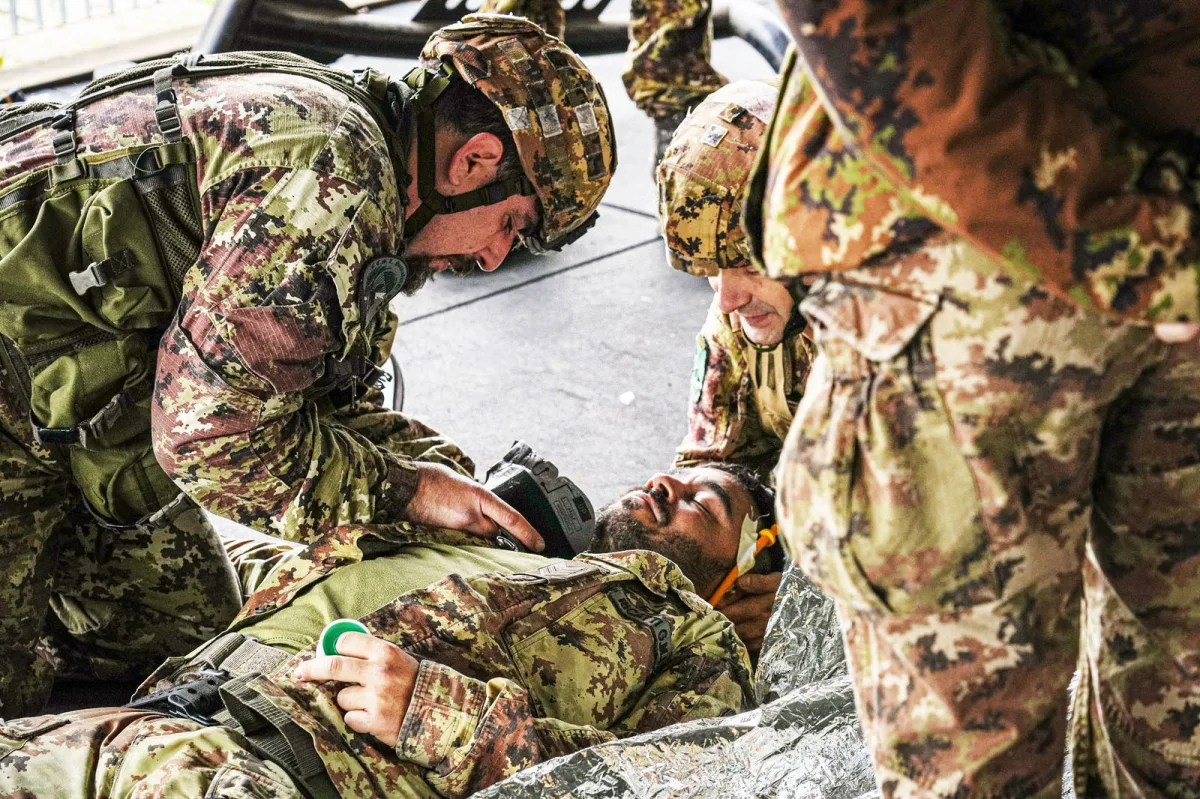 TCCC for 60 Military Rescuers at the Folgore Paratroopers Brigade - brigatafolgore.net