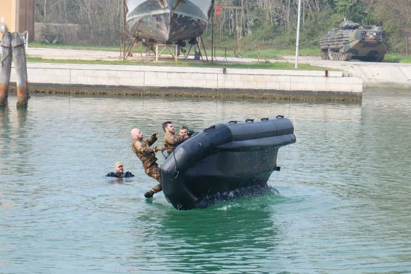 Completed the 15th amphibious qualification course "Charlie" at the Reggimento Lagunari Serenissima