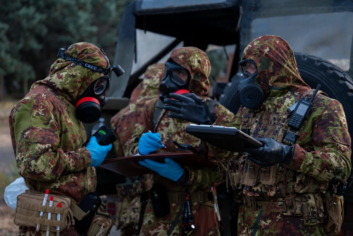 BLACK POISON 2025 – Esercitazione multinazionale per la difesa CBRN - brigatafolgore.net
