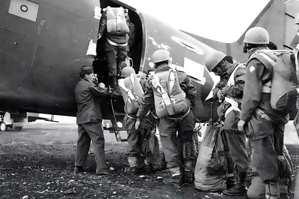 80 years later, Rosignano remembers Operation Herring with the 185th RAO Folgore