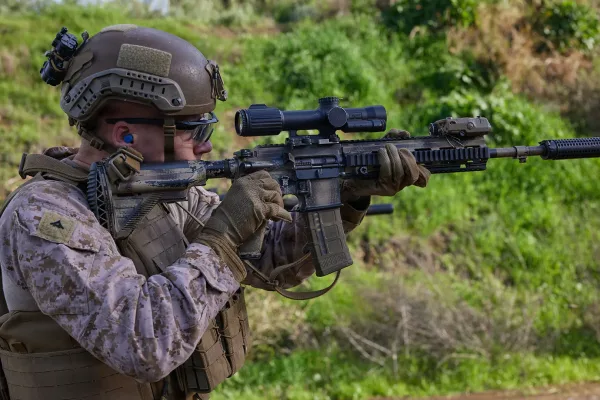 U.S. Marine Corps dice no al fucile M7 dell’Esercito: resta in servizio l’M27