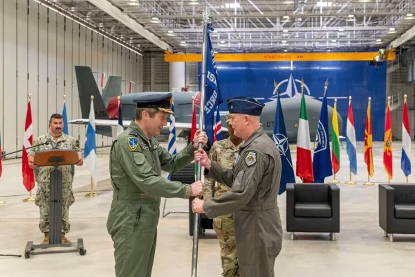 Cambio di Comando alla NISRF: La Forza di Intelligence della NATO alla Base di Sigonella