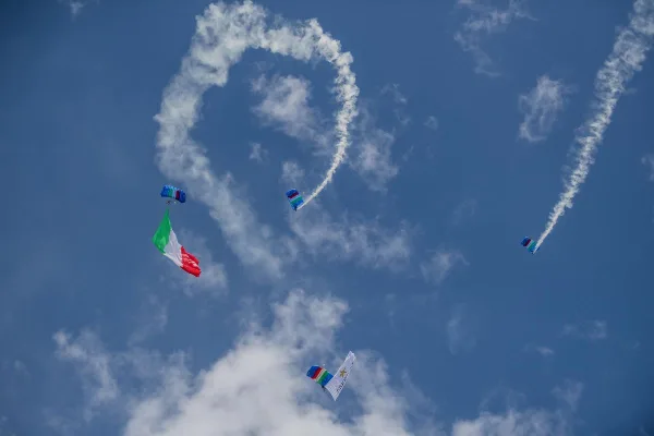 Paratroopers of the Folgore and Special Forces at the ceremony for the 163rd anniversary of the Italian Army