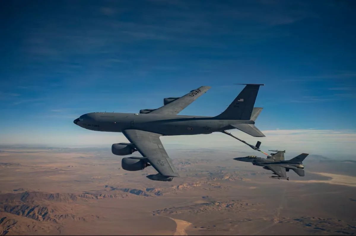 KC-135 US Air Force precipita in Iraq: soccorsi in corso, almeno cinque persone a bordo - brigatafolgore.net