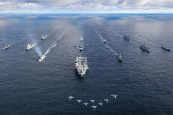 Ghiacci strategici: la NATO punta sull’Artico mentre cambia la mappa del potere globale