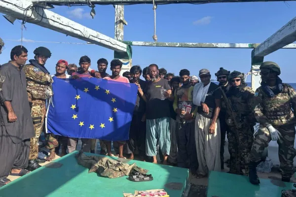 Italian Navy: decisive operation, Al WASEEMI freed and pirates on the run