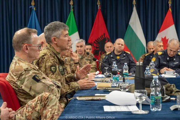 NATO, the new ARF force is ready, Gen. C.A. Paratrooper Lorenzo D'Addario meets the Commanders