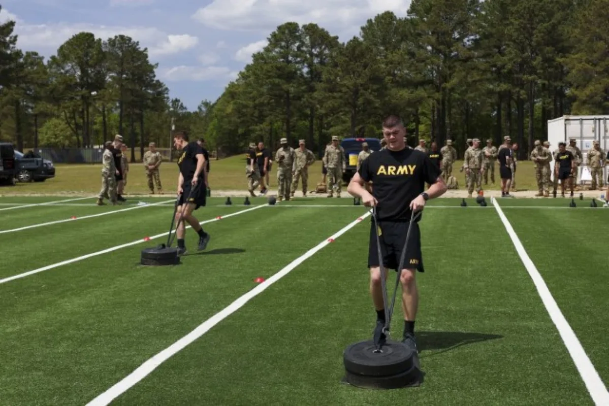 War is a Young Man's Game: The Debate on Physical Fitness - brigatafolgore.net