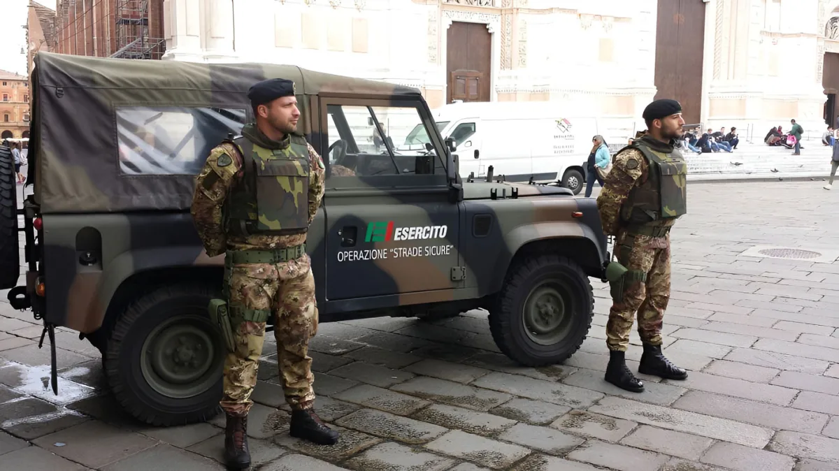 Tenta di rubare un auto e aggredisce un militare dell'Esercito e un Carabiniere. È già libero. - brigatafolgore.net