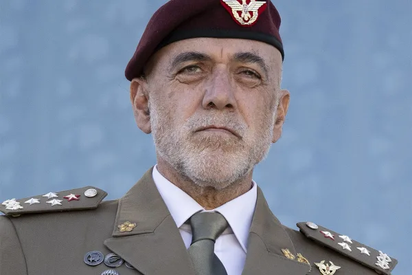 No to the Media Grinder: the Army Chief and the Seriousness the Country Needs
