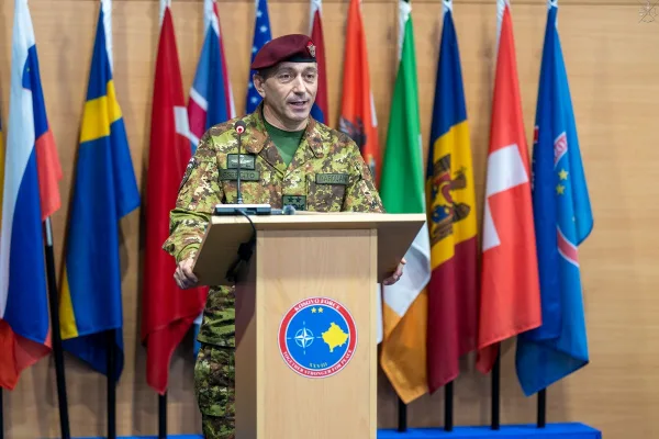 Kosovo, l’appello del Generale Paracadutista Barduani: «Serve la politica, la pace non si costruisce solo con i militari»