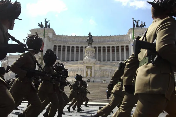 “The Bersaglieri are Italy running forward”: General Portolano defends the values of the Armed Forces
