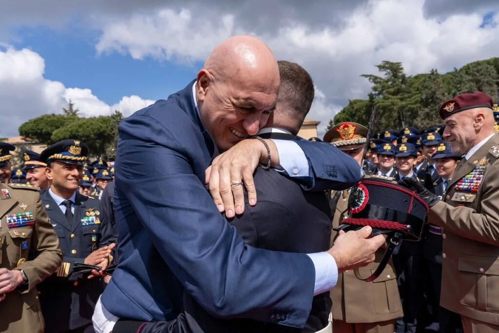 Giuramento di fedeltà: 428 nuovi marescialli scelgono di servire l’Italia - brigatafolgore.net
