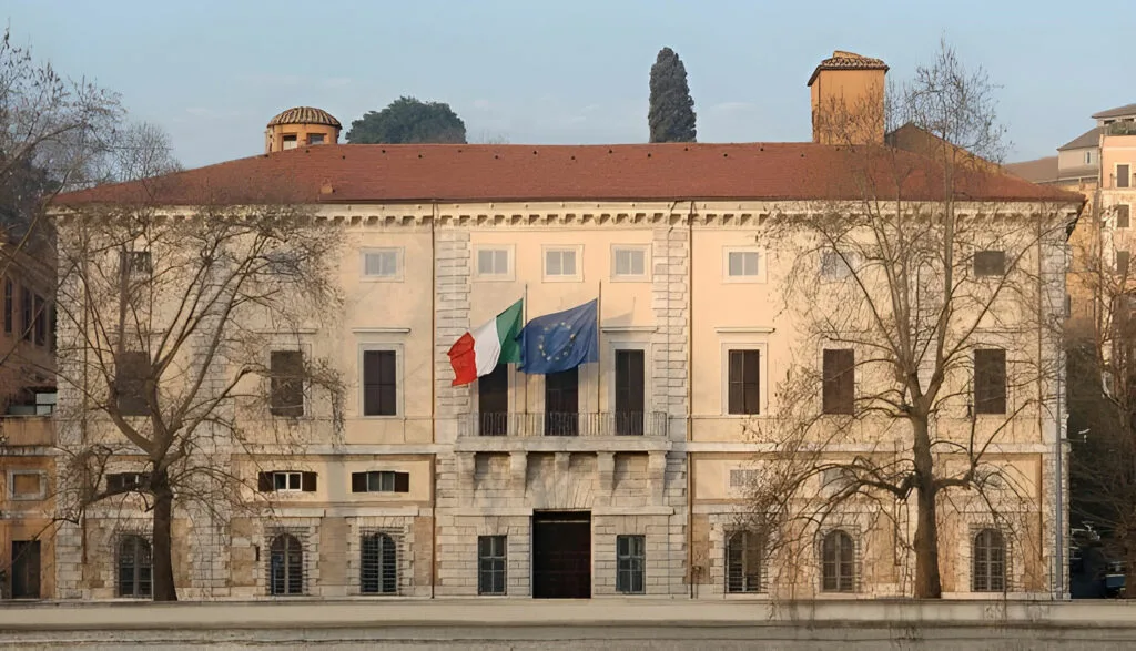 Il Generale Stefano Mannino guida l’intesa tra Difesa e Università: firmato l’accordo tra CASD e Ateneo di Bari - brigatafolgore.net