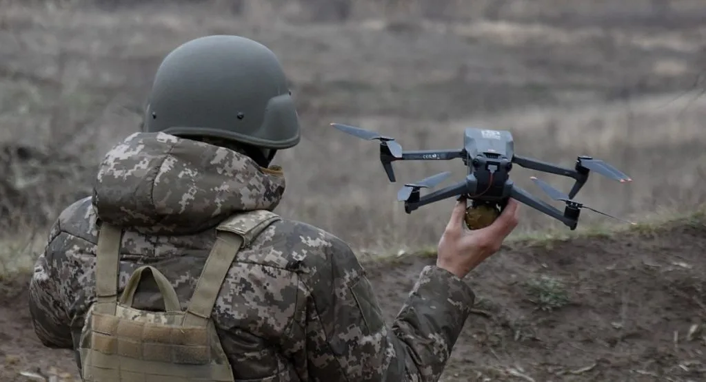 L’evoluzione dei droni in Ucraina: dalla linea del fronte all’Operazione Pavutyna - brigatafolgore.net