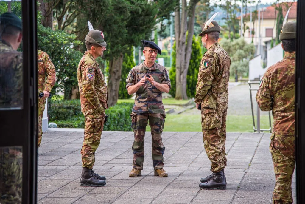 Il Generale D’Addario alla Land Component Command Conference: l’Italia guida la risposta terrestre NATO - brigatafolgore.net