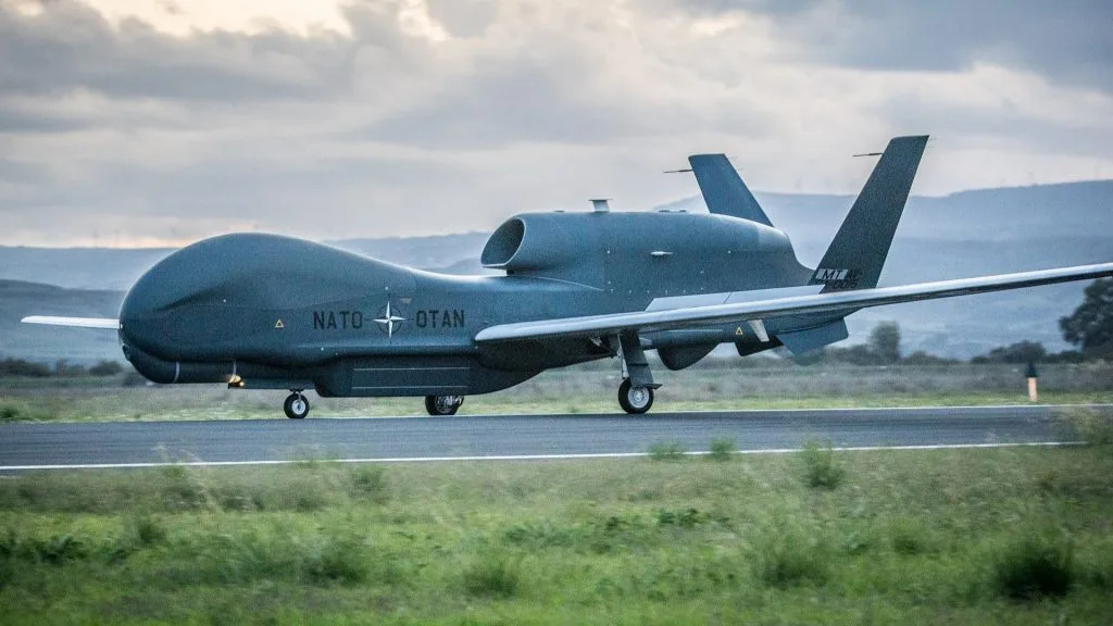 Cambio di Comando alla NISRF: La Forza di Intelligence della NATO alla Base di Sigonella - brigatafolgore.net