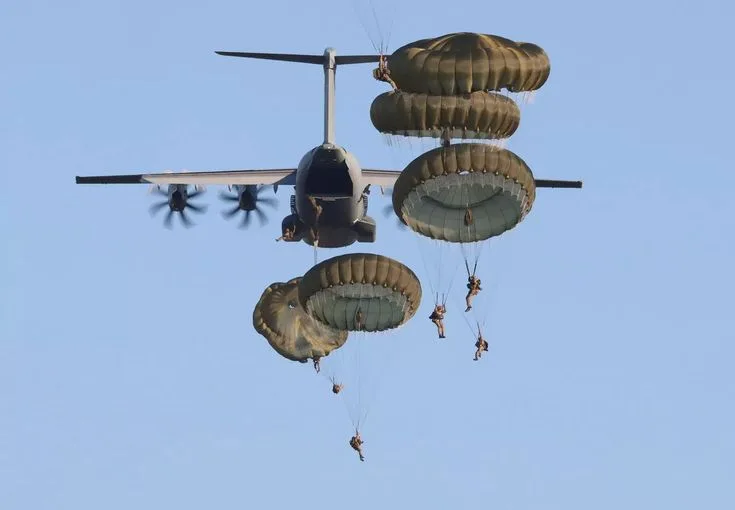 Aviolancio con l'A400M: Brigata Paracadutisti Folgore, Luftwaffe e Aeronautica Militare già pronti per interoperabilità - brigatafolgore.net