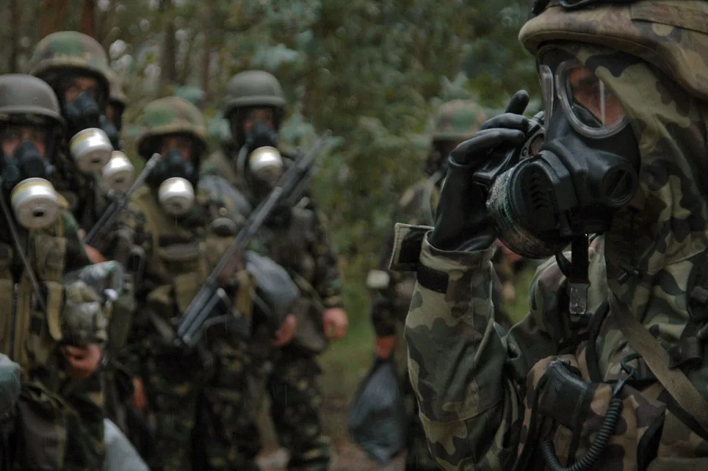 Ucraina: L'Ombra delle Armi Chimiche. L'Italia in Prima Linea nella Difesa CBRN. - brigatafolgore.net
