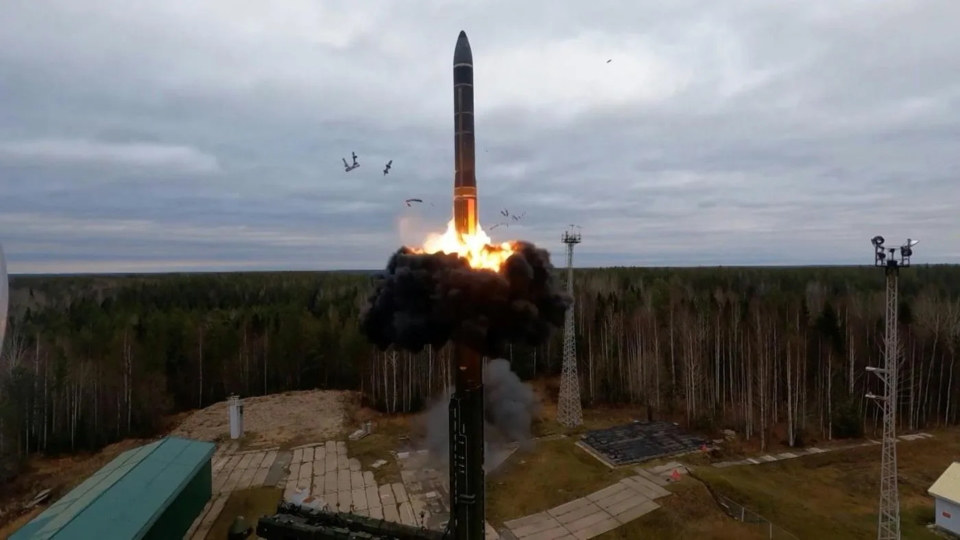 Steadfast Noon 2025: la NATO dimostra la forza della deterrenza nucleare