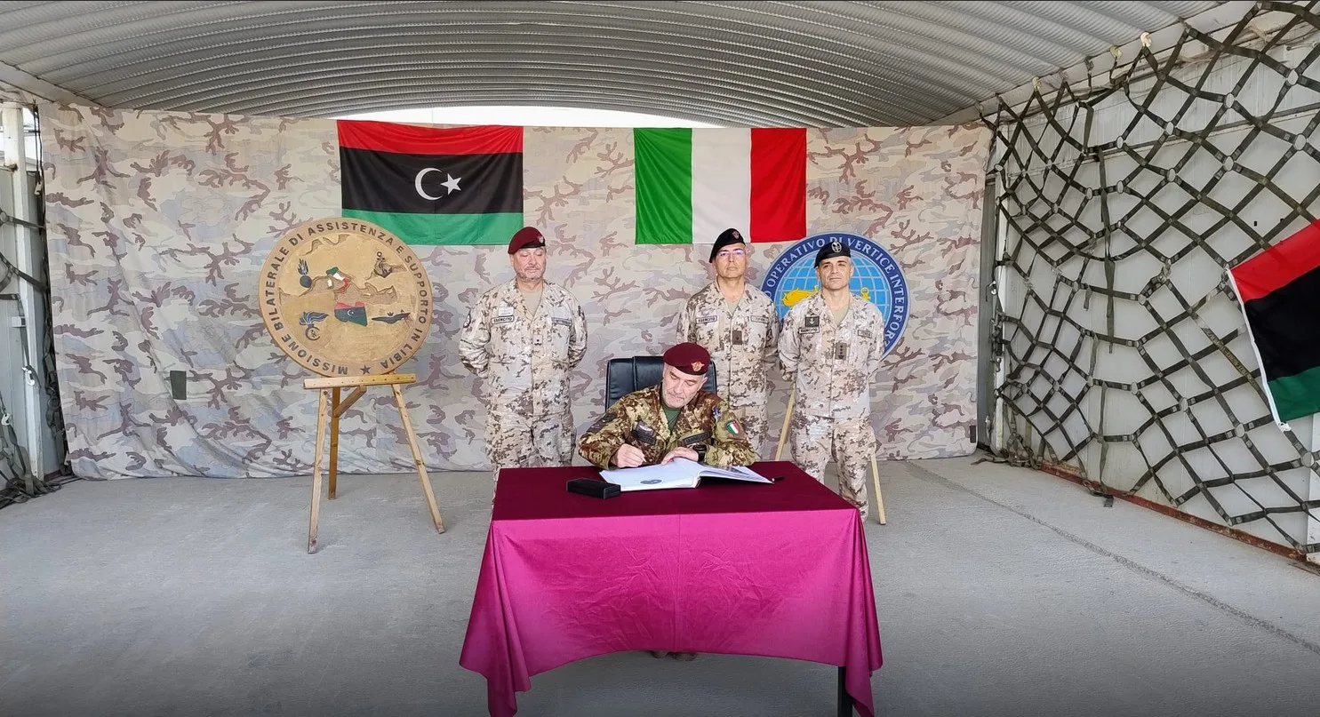 Il generale Iannucci a Tripoli per il cambio di comando della MIASIT: subentra il Generale Paracadutista Maurizio Settesoldi Il generale Iannucci a Tripoli per il cambio di comando della MIASIT: subentra il Colonnello Paracadutista Settesoldi