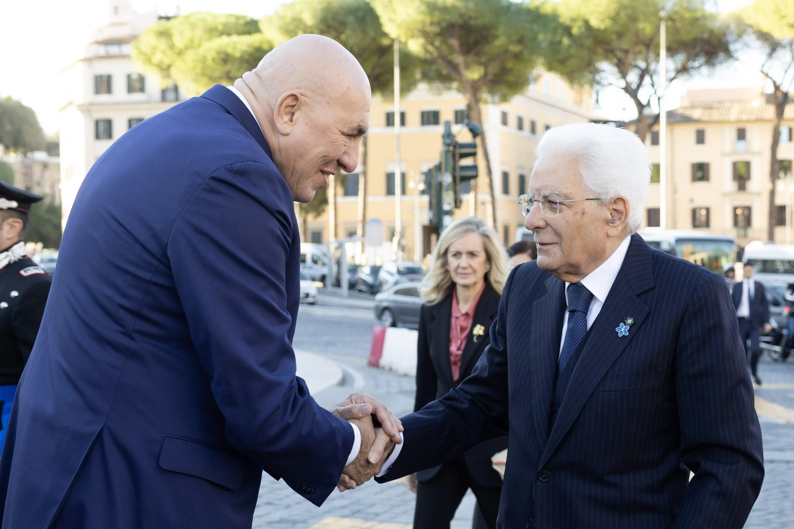 Crosetto, un Ministro che parla da Militare: dritto al punto. Unità, memoria e impegno: Mattarella e Crosetto uniti nel richiamo ai valori della Repubblica