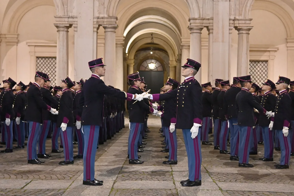 Consegna dello spadino agli Allievi del 207° corso “Fermezza” dell’Accademia Militare