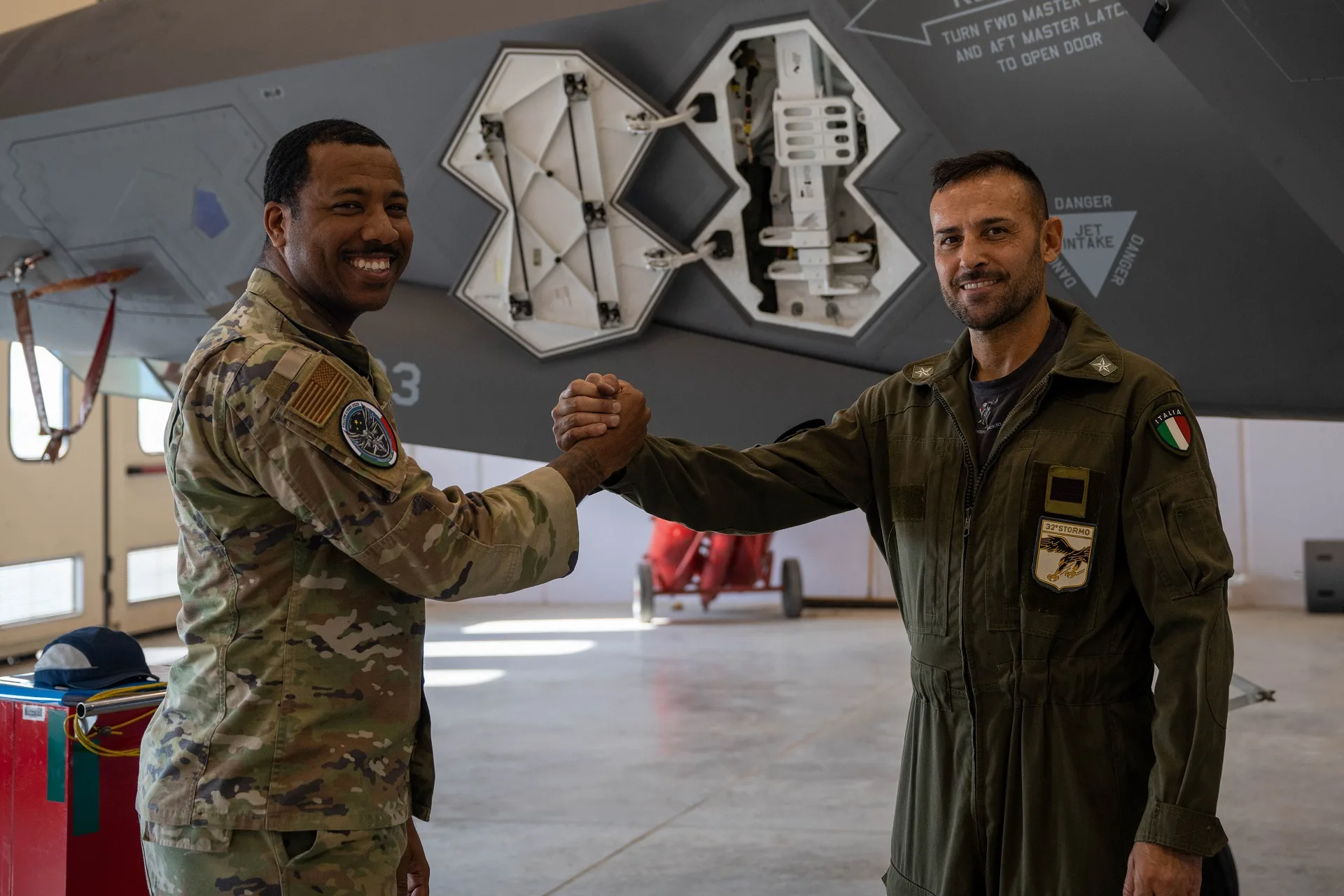 Falcon Strike 2025: L'Italia Al Centro della Difesa Aerea NATO con l'Integrazione 4ª e 5ª Generazione Falcon Strike 2025: L'Italia Al Centro della Difesa Aerea NATO con l'Integrazione 4ª e 5ª Generazione
