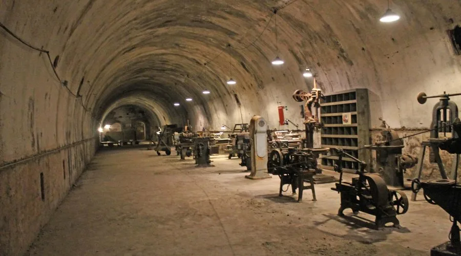 Fortezze di Roccia: Il Monte Soratte è ancora un rifugio valido nell'era dei Droni e dell'Ipersonico?