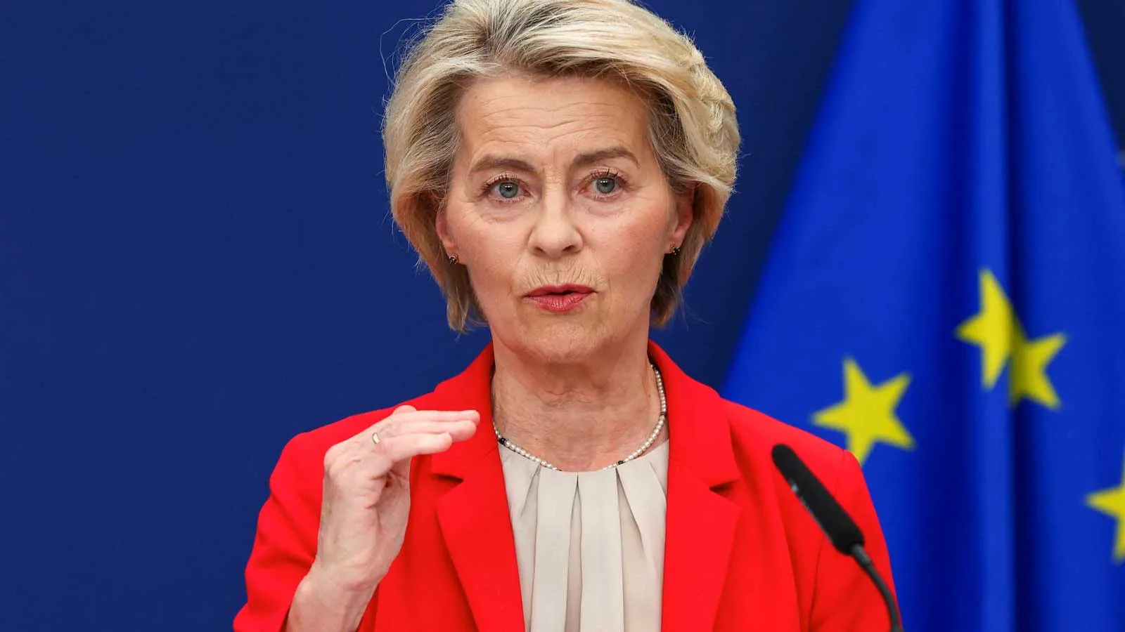 Von der Leyen: "L'Europa sia pronta per la guerra ibrida. Abbiamo investito 800 milioni sulla Difesa."