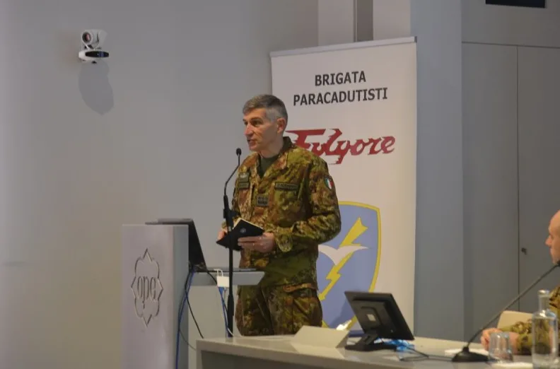 Difesa e Cooperazione Internazionale: la Folgore osptia l'Airborne Community Difesa e Cooperazione Internazionale: la Folgore osptia l'Airborne Community