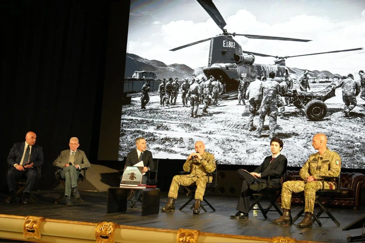 “Like Lightning from the Sky”: the book that tells the courage and soul of Italian paratroopers “Like Lightning from the Sky”: the book that tells the courage and soul of Italian paratroopers