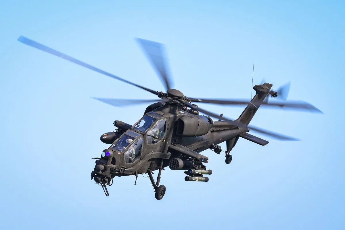Defense, General Iannucci: The true strength lies in the human factor and the integration between technology and mass Raiders and helicopters in action: the Army conquers Jesolo amid maneuvers and applause - DIFESANEWS.COM - Defense, security, and geopolitics news